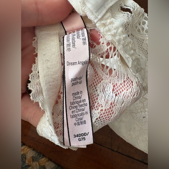 Victoria’s Secret Dream Angels Chic Cream Lace Bra - Picture 3 of 3